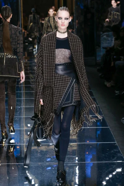 Look 53